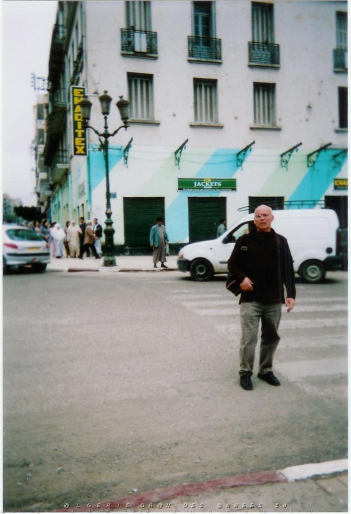 VOYAGE DU 22 29 04 2006 700 la ville darmon.jpg